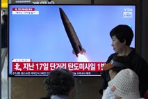 Nova provokacija: Severna Koreja izstrelila več balističnih raket, padle so v Japonsko morje