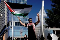 SDS bo predlagala posvetovalni referendum o priznanju Palestine; Tanja Fajon: Gre za zavlačevanje in nagajanje