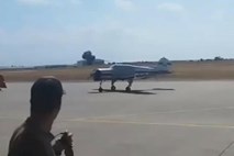 #video Na letalskem mitingu trčili letali. Nesreča usodna za pilota