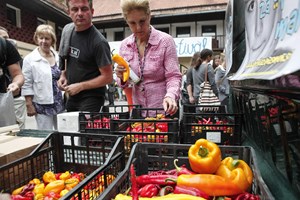 V Severni Makedoniji znižali cene živilskim izdelkom