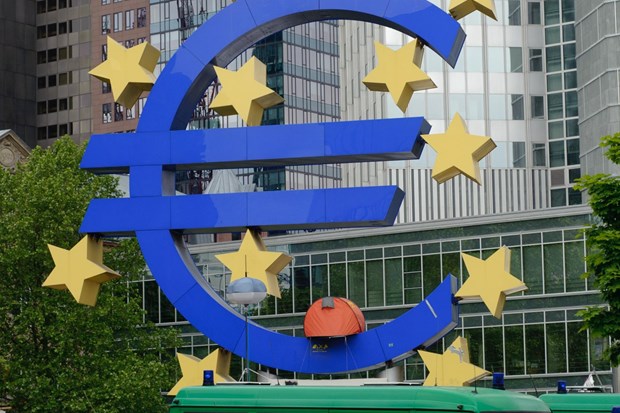 ECB po dvajsetih letih v rdečih številkah
