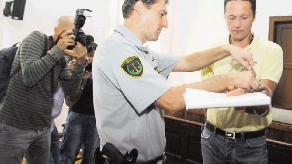 Primož Čerin je vse  od aretacije, ki so  jo izvedli dva dni po  umoru, zaprt na  Pov&scaron;etovi.