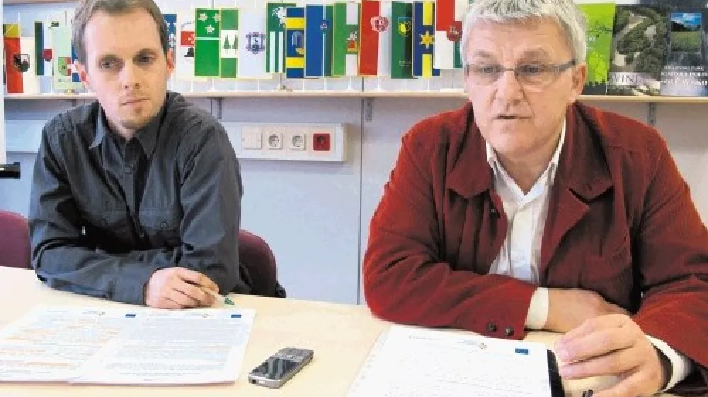 Skrbnik projekta Tomaž Poličnik in direktor Razvojne agencije  Savinjske regije Janez Jazbec