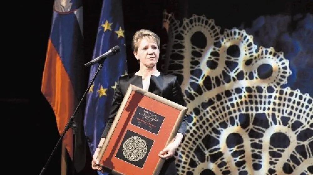 Sonja Gole: &raquo;Dobrih poslovnih odnosov in dobrih rezultatov se  ne da zgraditi čez noč. In ravno zaposleni so tisti, ki so  zagotovili, da smo uspe&scaron;no kljubovali zahtevnemu evropskemu  trgu v panogi v obdobju krize in kljub 50-odstotnemu padcu  proizvodnje iz&scaron;li iz krize kot zmagovalci in kot najbolj&scaron;i  inovator med vsemi proizvajalci v evropski panogi.&laquo;