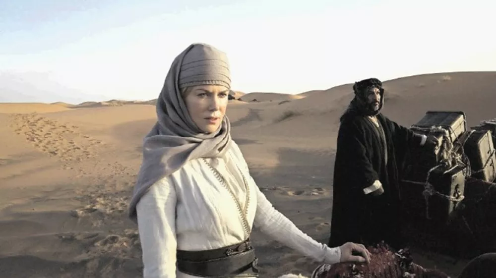 Herzogov film Pu&scaron;čavska kraljica, ki ga je navdihnilo življenje Gertrude Bell, izzveni kot plehka hollywoodska melodrama.