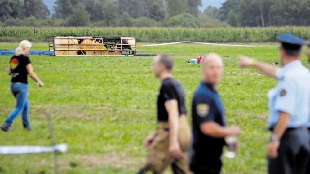 V najhuj&scaron;i balonarski nesreči pri nas je 23. avgusta 2012 umrlo &scaron;est potnikov, deset se jih je po&scaron;kodovalo huje,  14 pa lažje.