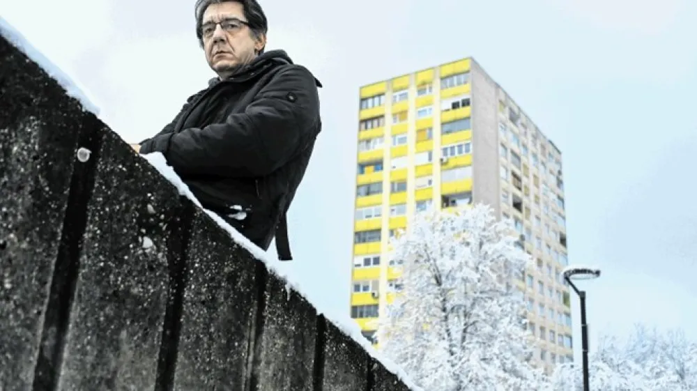 Mitja Vrhovnik Smrekar, skladatelj: Nikoli nisem skladal &raquo;klasične&laquo; gledali&scaron;ke glasbe, saj so imeli tudi režiserji, s katerimi sem veliko delal &ndash; Ivica Buljan, Janez Pipan, Mateja Koležnik, Vito Taufer &ndash;, dokaj izrazit avtorski pristop, in v takem tipu gledali&scaron;ča ima glasba veliko bolj avtonomno vlogo.