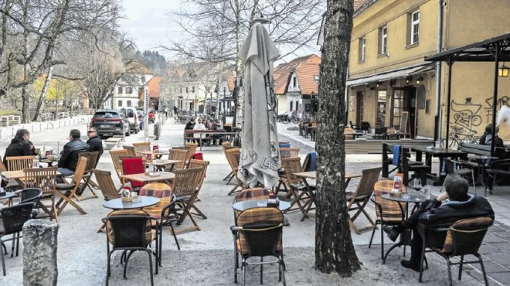 Eipprova ulica je znana zaradi &scaron;tevilnih gostinskih lokalov.