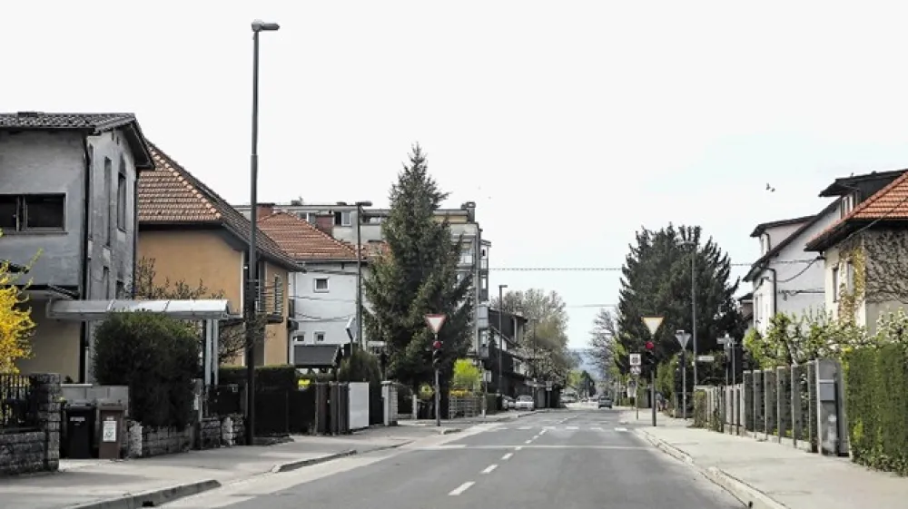 Gerbičeva ulica se je sprva imenovala Pot na Pasji brod.