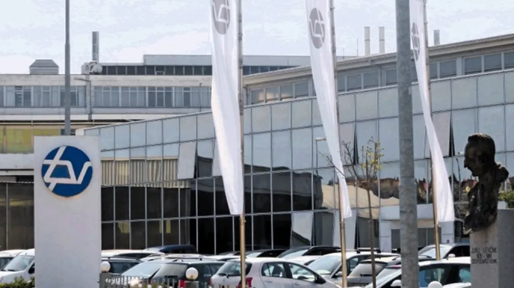 TPV razvija izdelke za avtomobile, ki jih bodo začeli proizvajati &scaron;ele čez pet let. Njihovim razvojnim  kompetencam zaupajo proizvajalci vozil za najprestižnej&scaron;e blagovne znamke, kot so BMW, Mercedez-Benz, Rolls-Royce, Jaguar, Renault, Volvo.