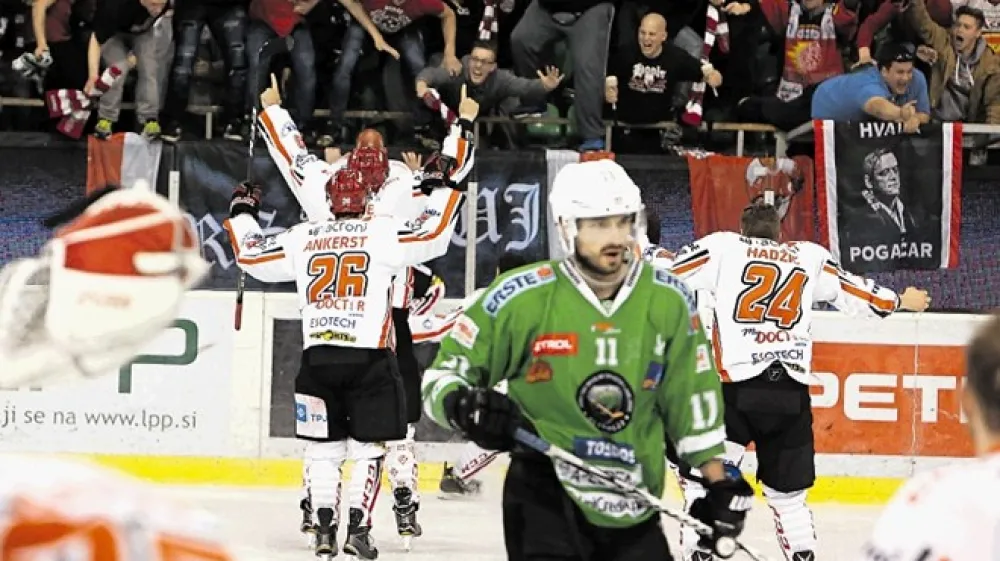 Obeti za novo domačo hokejsko sezono niso spodbudni.
