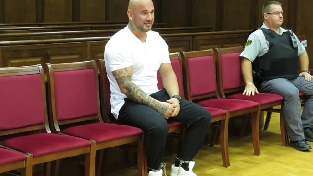 Eden od obtožencev, Valon Hoxhaj