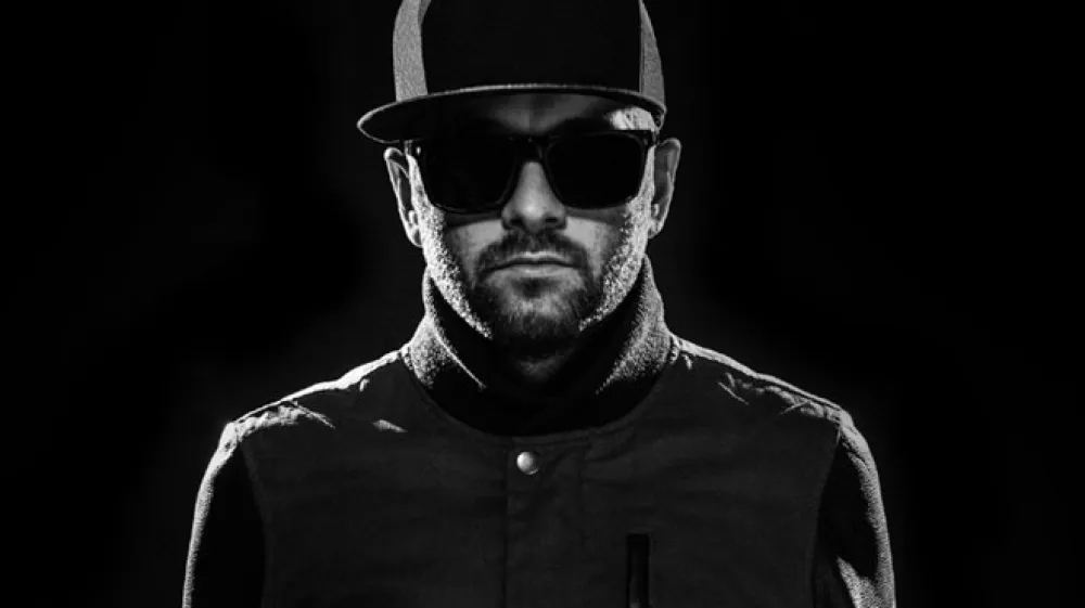 Slovenski DJ in producent Gramatik.