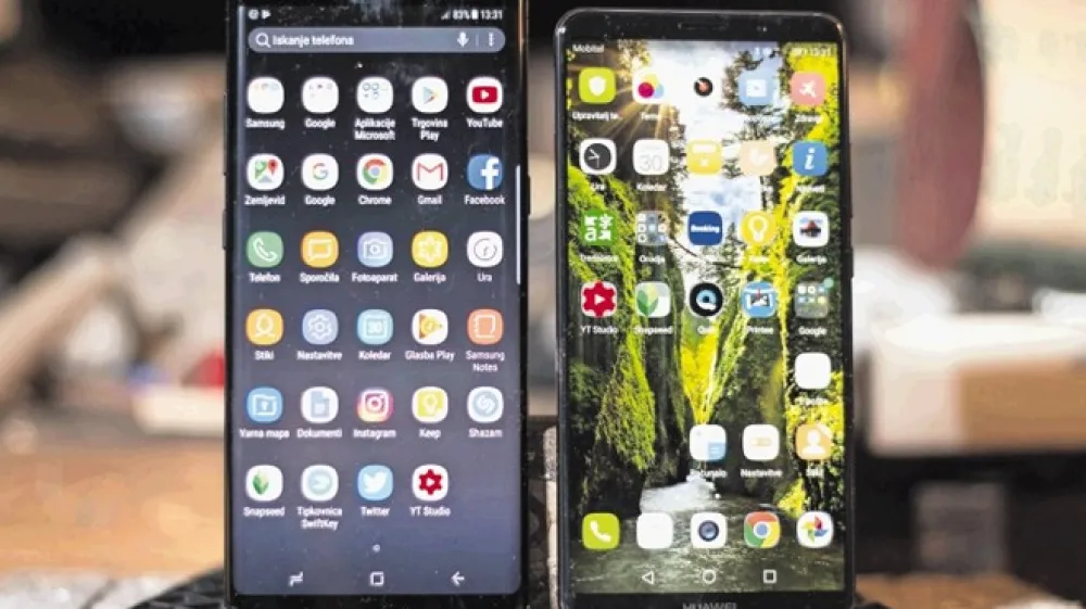 Na levi samsung note 8, poleg njega pa huawei mate 10 pro