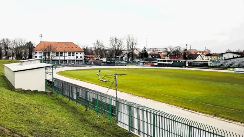 V sklopu &scaron;portnega parka Ilirija je urejena tudi steza za spidvej.