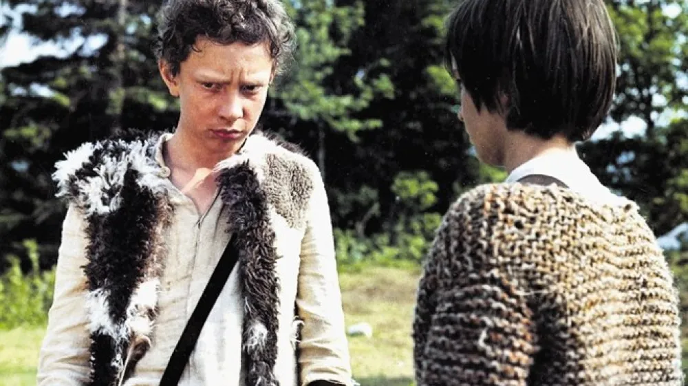 Prizor iz filma Pastirci režiserja Franceta &Scaron;tiglica, posnetega po povesti Franceta Bevka, v katerem morajo osiroteli otroci že zelo zgodaj sami poskrbeti zase.