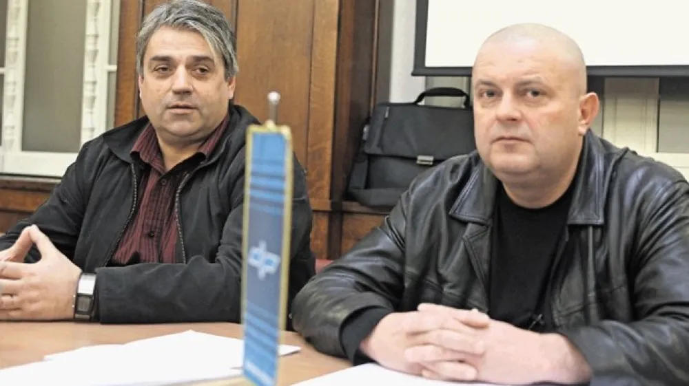 Dolgoletna prijatelja in nekdanja zaveznika sta danes sprta. Albert Pavlič (levo) in Silvo Berdajs sta zanetila sindikalno vojno in za seboj potegnila tudi nekatere delavske organe odvisnih družb Slovenskih železnic.