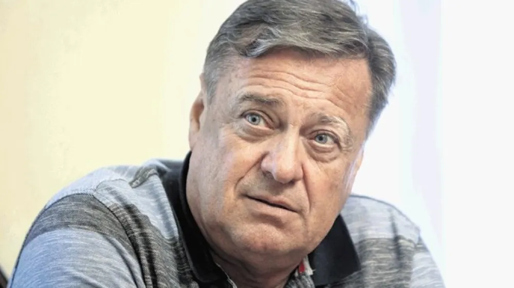 Zoran Janković: Drugega M&ouml;derndorferjevega obdobja pri Olimpiji tako ne moremo oceniti kot uspe&scaron;nega, saj ni bil več sposoben pridobiti denarja od sponzorjev. Ponujal je odstop, a ni bilo junaka, ki bi ga nadomestil. Do Tomaža Berločnika.