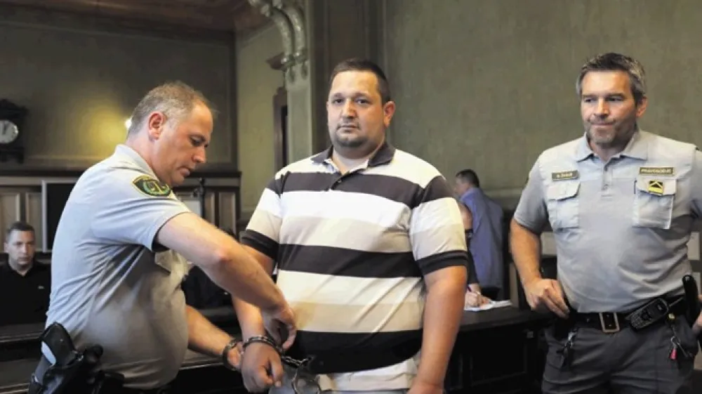 Če bo obsodilna sodba postala tudi pravnomočna, bo to osnova, na kateri bodo star&scaron;i pokojne, brata in partner Dejan Vidmar Milana Trivkovića tožili za od&scaron;kodnino. Vsak zahteva 50.000 evrov.