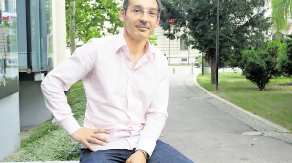 Tadej To&scaron;: &raquo;Politična satira nima pravega smisla, saj je že realnost sama postala satirično-resničnostni &scaron;ov.&laquo; (foto: Franci Kek)