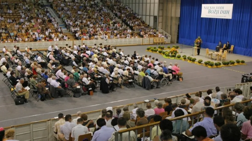 Na enem izmed območnih zborovanj Jehovovih prič