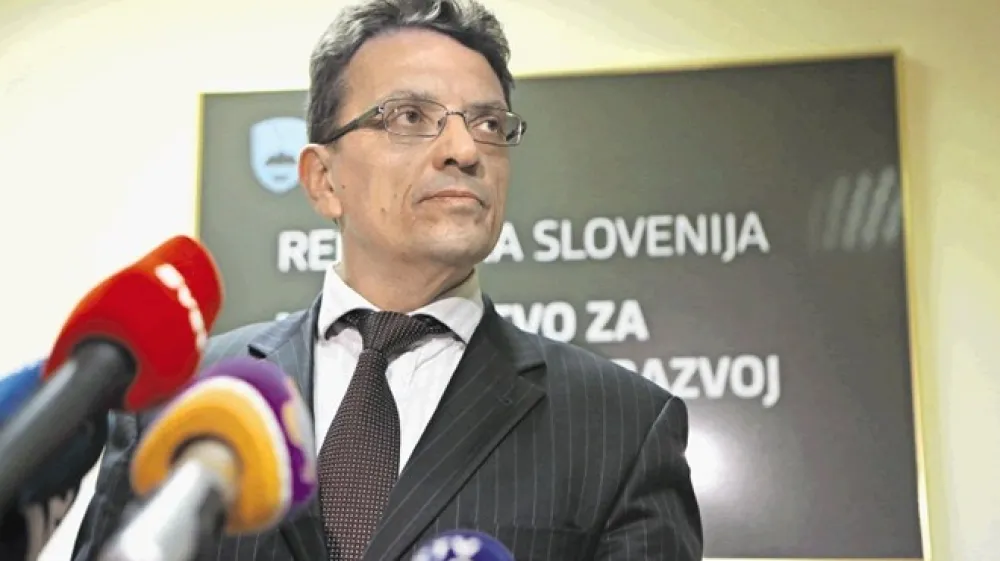 Glavni izvr&scaron;ni direktor DUTB Imre Balogh je lani prejel 265.000 evrov, kar je bilo za dobro petino oziroma 48.000 evrov več kot leto prej.