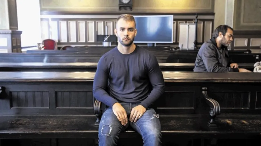 Jan Kočić je danes dejal, da se ni zavedal, da vozi prehitro. Ob zeleni na semaforju pa ni pričakoval, da bo kdo prečkal cesto. &raquo;Ko sem kolesarko zaznal, je bilo že prepozno, narediti nisem  mogel  ničesar več,&laquo;   je izjavil.