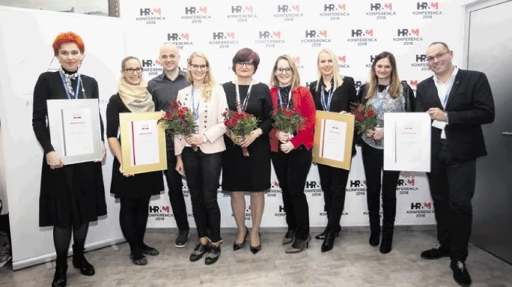 Med   finaliste za priznanje HRM-projekt 2018 sta se v kategoriji malih in srednje velikih podjetij uvrstili podjetji Optiweb in Tobačna Ljubljana, med velikimi podjetji pa Telekom Slovenije in BSH Hi&scaron;ni aparati.