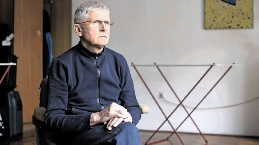 &raquo;Težko bi rekel, da moji romani prina&scaron;ajo vi&scaron;je moralno sporočilo ali sploh kak&scaron;no sporočilo, ni bistveno, da se iz njih nekaj naučimo. Predvsem hočem, da bi se bralci zabavali,&laquo; je prepričan pisatelj Zoran Hočevar.