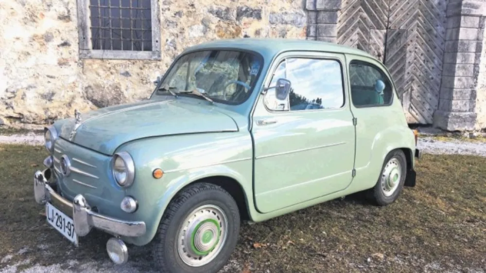 Fičo je eden najbolj prepoznavnih avtomobilov, ki so kdaj vozili po slovenskih cestah. Ima  &scaron;tiri prestave, a v četrti  je mogoče voziti zgolj po ravni cesti.