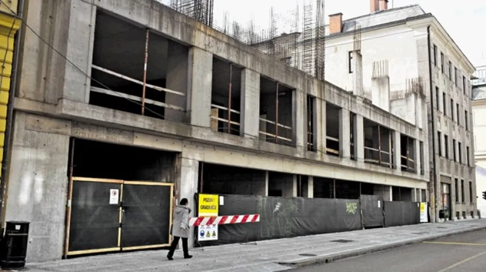 Stavbo na Dalmatinovi 8, znano pod imenom Dalmatinka, naj bi dokončali do leto&scaron;njega poletja, v stanovanja naj bi se kupci vselili do konca leta.