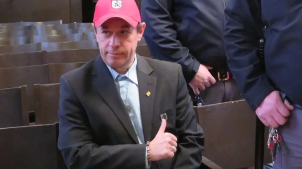 Pred mariborskim okrožnim sodi&scaron;čem, kjer se je začelo sojenje Andreju &Scaron;i&scaron;ku, se je zbrala tudi &Scaron;tajerska varda.