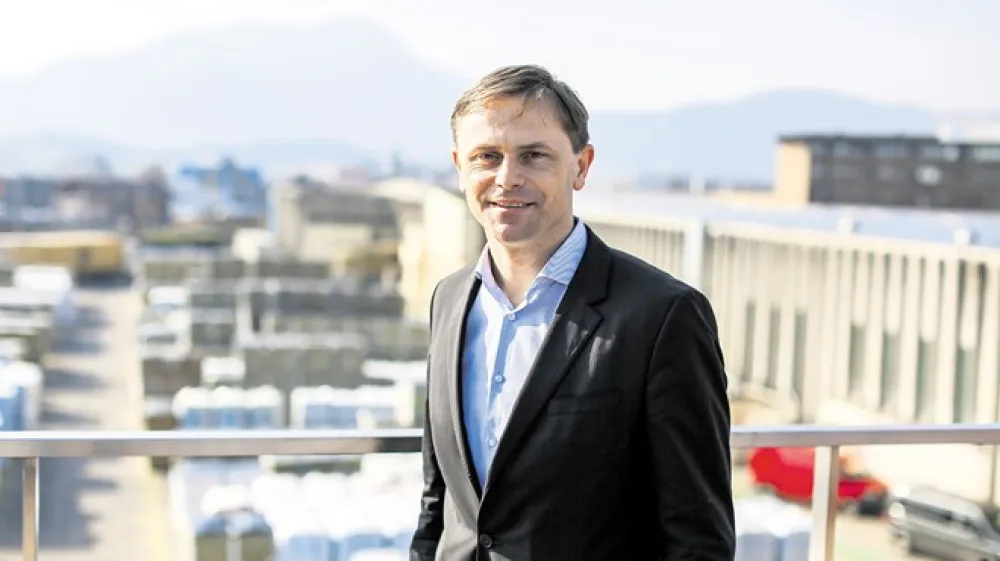 Tomaž Lani&scaron;ek: &raquo;Na&scaron; cilj je, da postanejo delavci   aktivnej&scaron;i in pozornej&scaron;i.&laquo; Bojan Velikonja