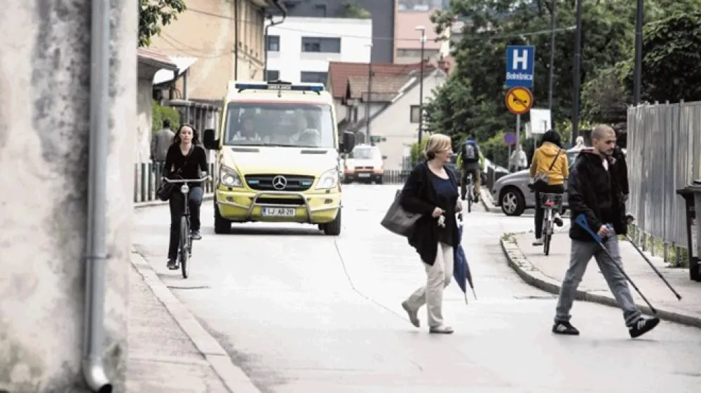 V Ljubljani je vse več kolesarjev in pe&scaron;cev.