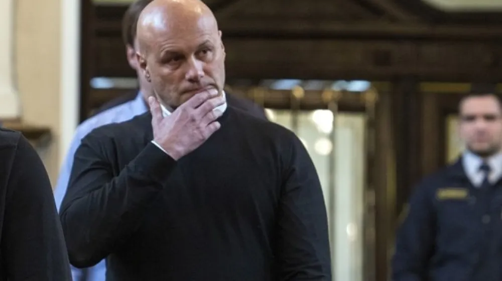 Dragan To&scaron;ić in z njim povezane osebe so s pritožbo na vi&scaron;je sodi&scaron;če uspeli in dosegli, da jim država ne bo odvzela za 2,2 milijona evrov sumljivega premoženja. To&scaron;ić je trenutno priprt in  nepravnomočno obsojen na 16 let in pol zapora, o njegovi kazenski odgovornosti pa bo prav tako odločalo &scaron;e vi&scaron;je sodi&scaron;če. Predvidoma že prihodnji mesec.
