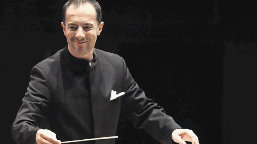 Rossen Milanov, ameri&scaron;ki dirigent in skladatelj bolgarskih korenin, bo z jesenjo novi &scaron;ef dirigent  Simfoničnega orkestra RTV Slovenija.