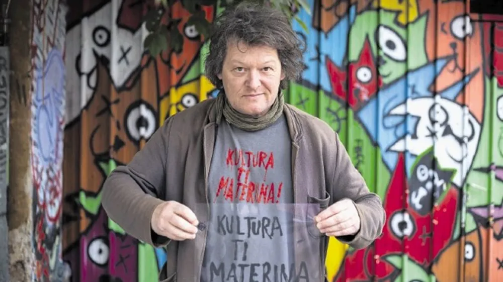 Andrej &Scaron;tular, likovni umetnik: Vedno sem občudoval tiste, ki znajo realistično izrisati gubice, prste, nisem jim pa zavidal, niti sloga ne.  Strip mi je v nasprotju s fotografijo omogočil tudi to, da sem lahko vanj zbasal vse nadrealno in bizarno, kar me je vznemirjalo.