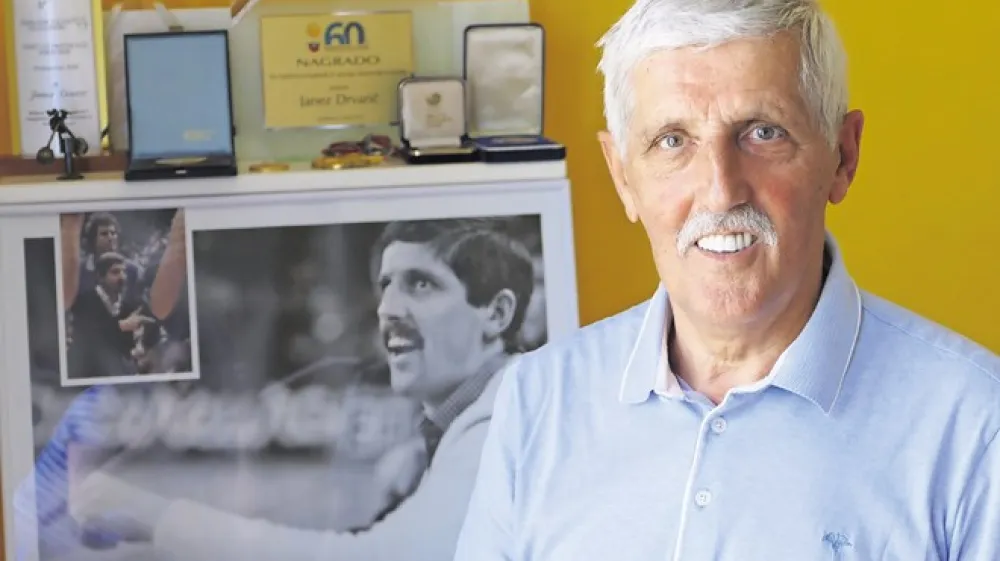 Janez Drvarič je kot trener kadetskih, mladinskih in članskih reprezentanc Jugoslavije osvojil osem kolajn: &scaron;est zlatih, srebrno in bronasto. (Foto: Franci Kek)