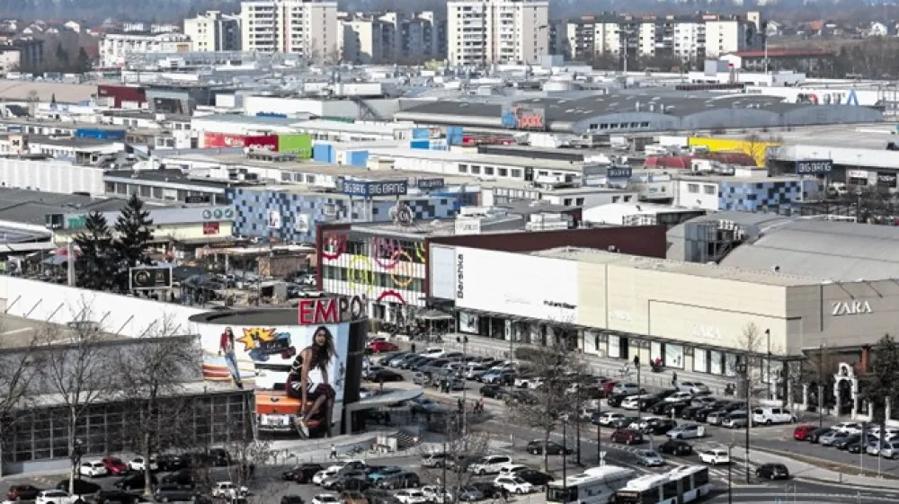 Segrevanje mest je   izrazitej&scaron;e tudi zaradi strnjene pozidave brez zelenih povr&scaron;in.