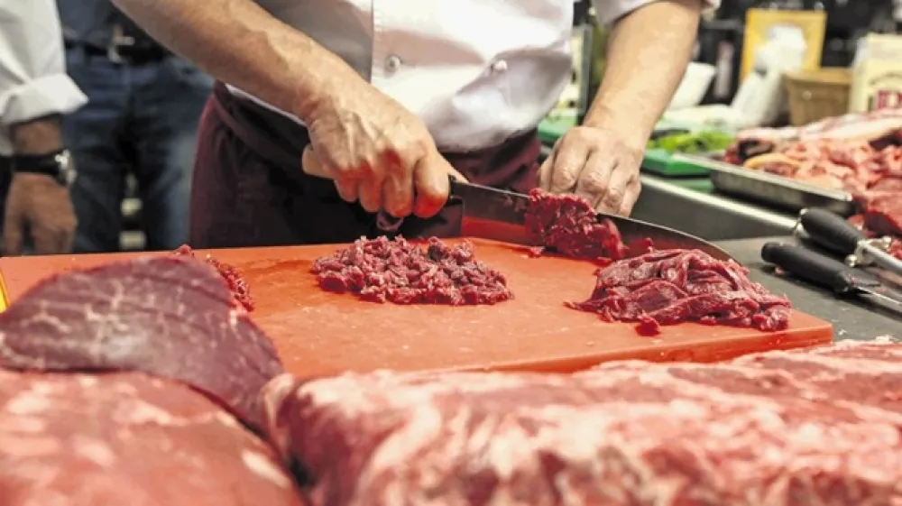 Hrana bo za potro&scaron;nike varna, če bodo nad njeno varnostjo bedele  neodvisne institucije. Fotografija je simbolična.