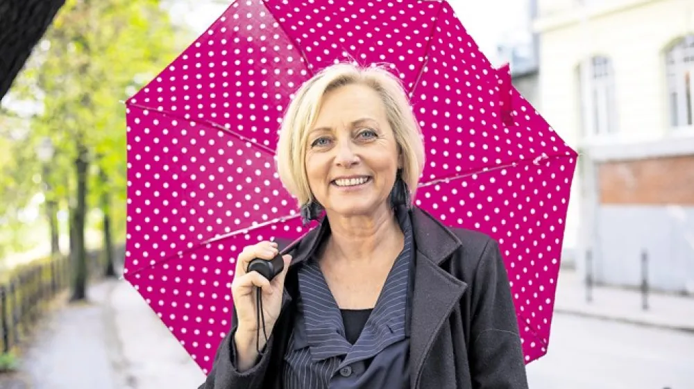 Barbara Volčič: &raquo;Pa saj to moje življenje je čisto navadno življenje,  samo to, da sem optimistka, je morda drugače. Nikomur in ničemur  ne pustim,  da me potre.&laquo; (Foto: Matjaž Ru&scaron;t)