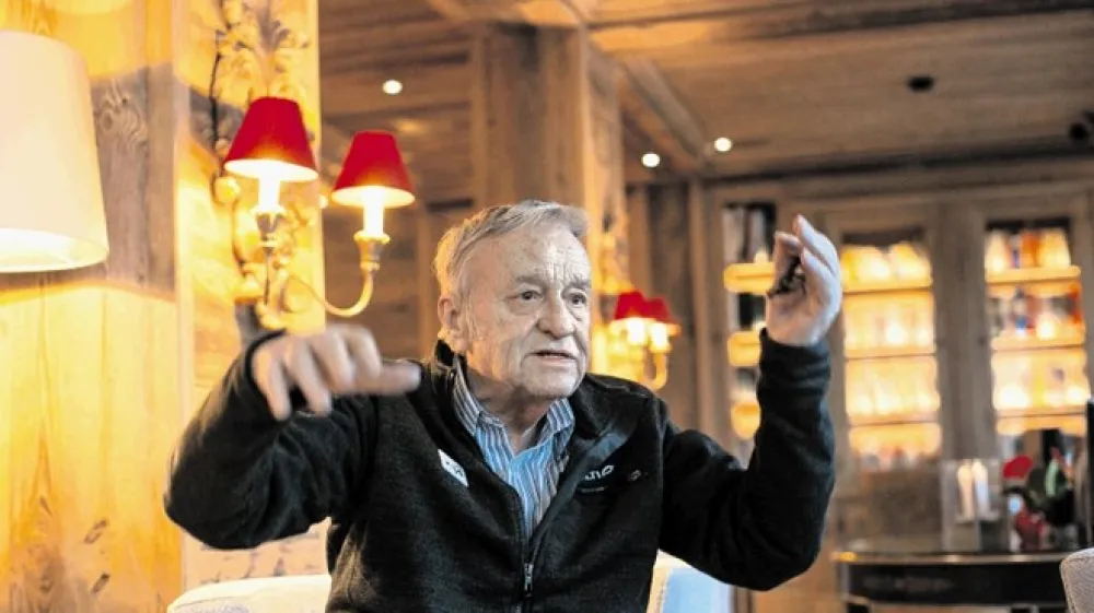 Gian Franco Kasper je želel zapustiti vodenje Mednarodne smučarske organizacije po 22 letih. Zaradi pandemije koronavirusa se lahko zgodi, da bo 52. kongres FIS preložen celo na prihodnjo pomlad.
