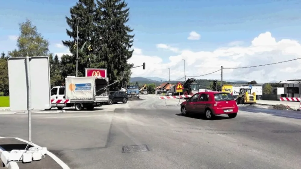 Če se za del Dunajske ceste od obvoznice do Ulice 7. septembra zdi, da jim ga bo uspelo urediti do začetka &scaron;olskega leta, pa se za del naprej do Ježice zdi, da ne bo prav kmalu gotov.