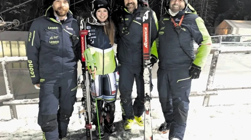 Za Andrejo Slokar (druga z leve) v tej sezoni skrbijo (od leve) Igor Ple&scaron;ivčnik, Bo&scaron;tjan Božič in Tomaž Bizjak.