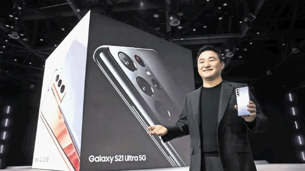 Mobilniki serije galaxy s21 so po zaslugi spremenjenega dizajna hrbtnega ogrodja kamer za na&scaron; okus trenutno najlep&scaron;i.