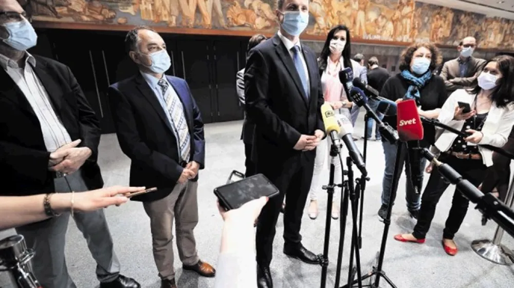 Predsednik državnega zbora Igor Zorčič  je prepričan, da tudi  tretji morebitni poskus njegove razre&scaron;itve ne bi prinesel nič novega, saj poslanca, ki sta kljub pritiskom oddala neveljavno glasovnico, nista klonila.