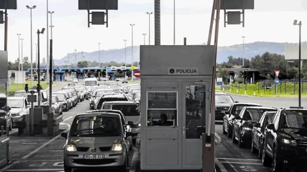 Zaradi novih zahtev Hrva&scaron;ke na mejah nastajajo kolone.