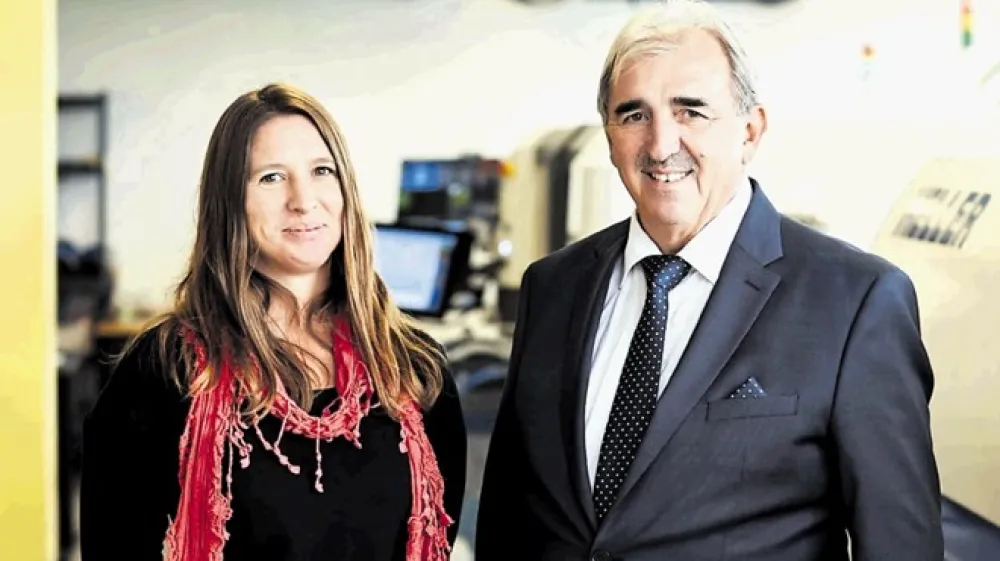 Sonja Rastoder, direktorica podjetja MI Elektronika, in oče Ignac Mertik, prokurist podjetja