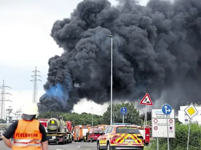 Do eksplozije v Leverkusnu je pri&scaron;lo v sežigalnici odpadkov, umrlo je pet ljudi, težje pa je bilo po&scaron;kodovanih 31. Pri&scaron;lo je tudi do izpusta strupenih snovi v okolje.