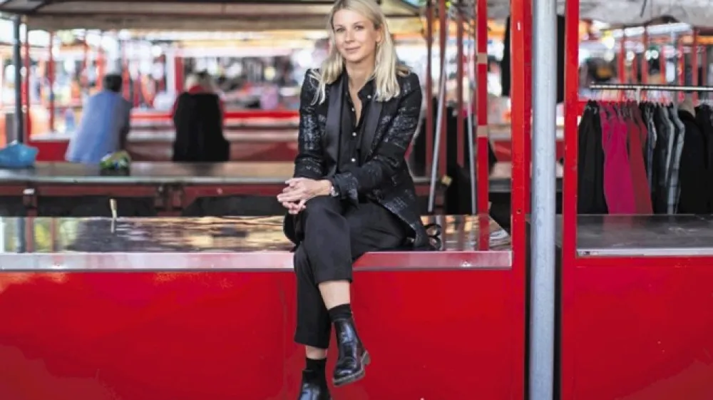 &raquo;Pravzaprav o vlogah težko govorim &ndash; delam jih nekako intuitivno, preprosto zgodijo se mi, zato ne znam čisto natančno opisati, kako sem pri&scaron;la do njihove končne oblike,&laquo; priznava Tja&scaron;a Železnik.